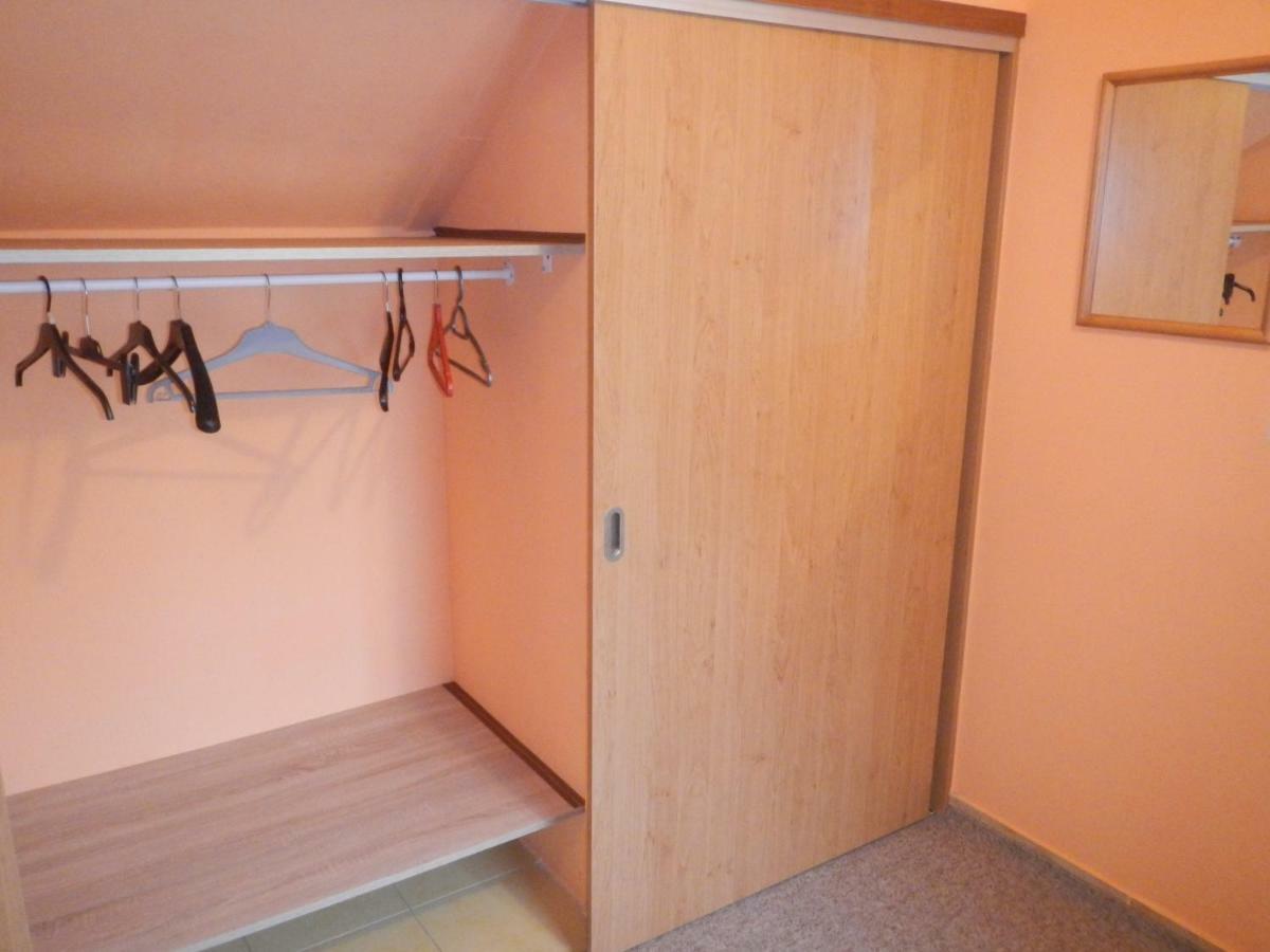 Apartmány Šárka Újezd u Hradce Králové Hradec Králové Extérieur photo