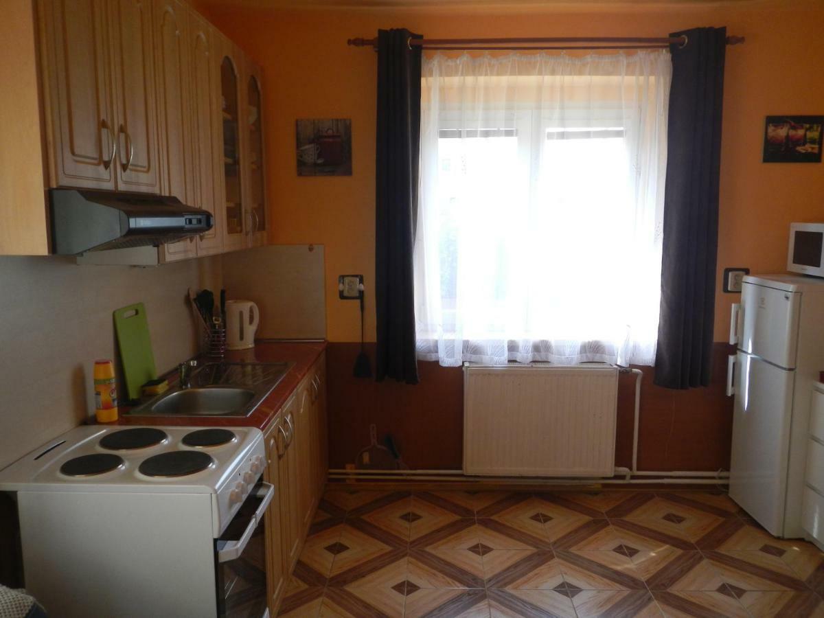 Apartmány Šárka Újezd u Hradce Králové Hradec Králové Extérieur photo